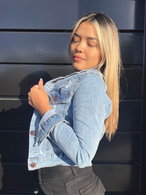 Campera Elastizado Celeste Con Roturas, foto 7