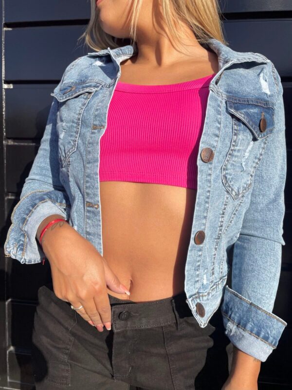 Campera Elastizado Celeste Con Roturas
